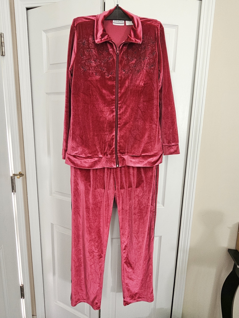Bend Over  Velvet Zip-Front Jacket and Pant Set - Raspberry - Picture 2 of 6